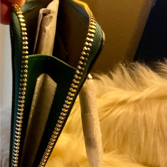 KATE SPADE STACI MEDIUM L ZIP WRISTLET - Picture 7 of 9